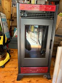 Stufa a pellet Ravelli 120 Hydro