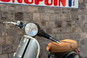 VESPA PX125 CON MISCELATORE E FRENO A DISCO ANT