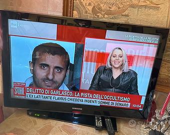 Tv samsung con piedistallo in vetro