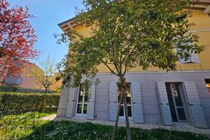 Villa di 200 m² con più di 5 locali e box auto a M