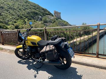Moto Guzzi V7 stone 850