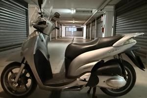 Honda SH 300