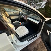 Tesla model 3 performance