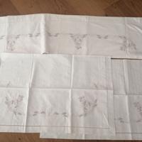 Lenzuolo matrimoniale ricamato a Mano fine anni 60