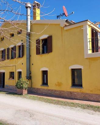 Rustico / Casale di 313 m² con più di 5 locali e b