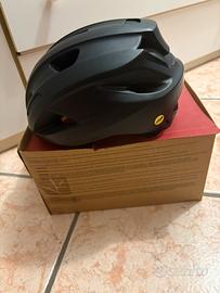 Casco bici Specialized e scarpe bici NORTHWAWE
