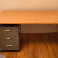 Scrivania 160x80x73cm (cassettiera a parte)