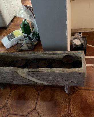 vaso in cemento effetto legno