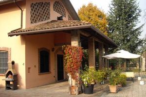 Rustico / Casale di 250 m² con più di 5 locali e b