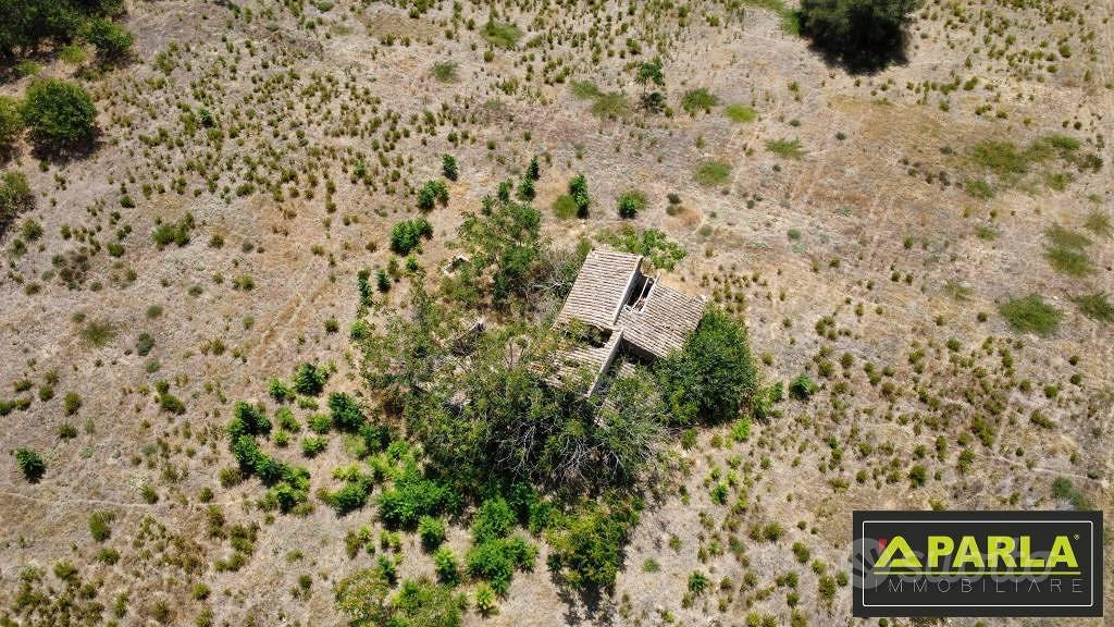 Rustico / Casale di 38300 m² a Naro - Altro