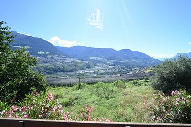 Casa spaziosa con terreno e vista panoramica a Tir