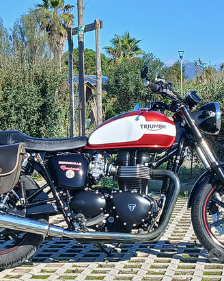 Triumph bonneville 900 ( 10000km) PERMUTE AUTO ECC