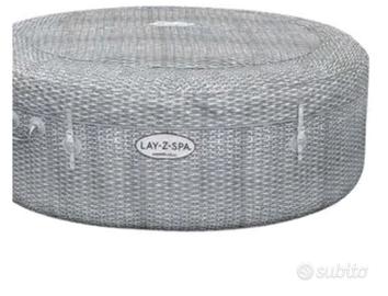 piscina idromassaggio 