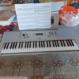 Tastiera YAMAHA YPT 360