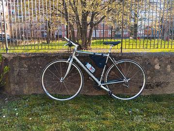 Cannondale Warrior 800 – bici sportiva/alluminio 