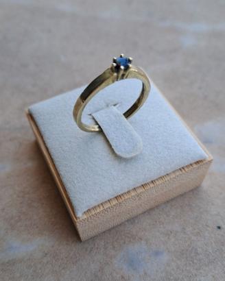 Solitario con zaffiro naturale cabochon