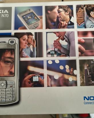 scatola nokia N70  più carica batterie e cuffie 