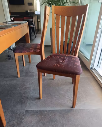 4 sedie in legno  massiccio