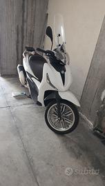 Piaggio Beverly 300 – 12/2023 in perfetto stato