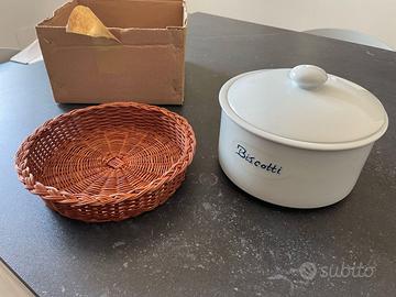 Biscottiera con cestino in vimini
