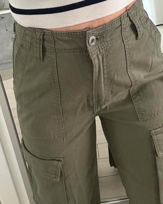 Pantaloni cargo Bershka verde militare – TG 34 (XS