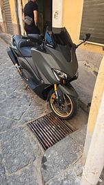 Yamaha t max  tech-max 560 Akrapovic 
