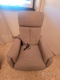 Poltrona motorizzata relax grigia