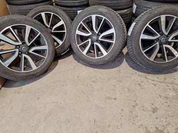 Cerchi Nissan e gomme invernali Hankook