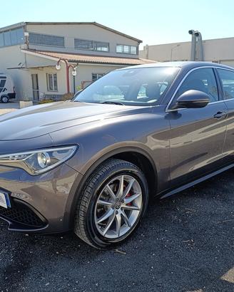Alfa Romeo Stelvio 2.2 t Business Q4 210cv auto my