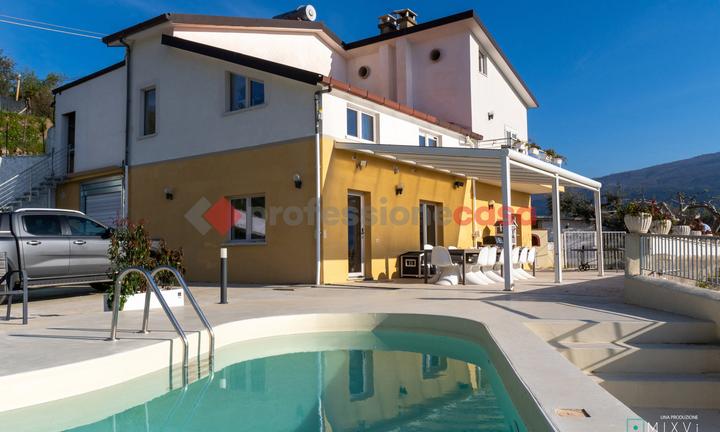 Villa o villino Albanella [Cod. rif 100325VRG]