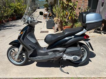 Piaggio Beverly 200