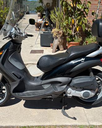 Piaggio Beverly 200