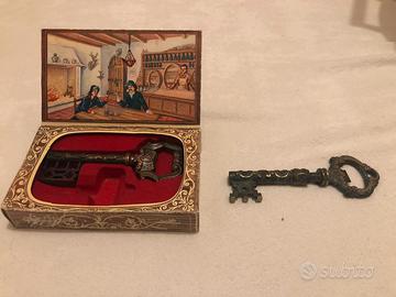 Coppia Chiavi Cavatappi Vintage Bronzo Metallo