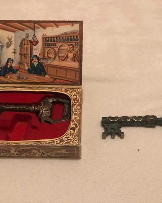 Coppia Chiavi Cavatappi Vintage Bronzo Metallo