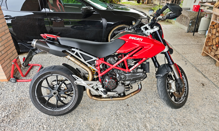 Ducati Hypermotard 1100 EVO