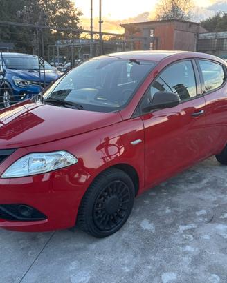 Lancia Ypsilon 1.2 69 CV 5 porte Platinum