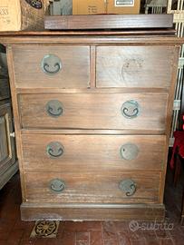 Cassettiera antica in legno massiccio