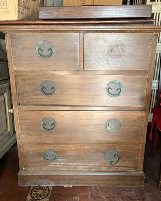 Cassettiera antica in legno massiccio