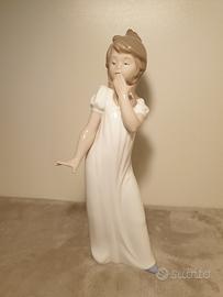 Statuetta Vintage Nao Lladro in porcellana 