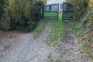 Casa in sasso da ristrutturare con terreno agricol