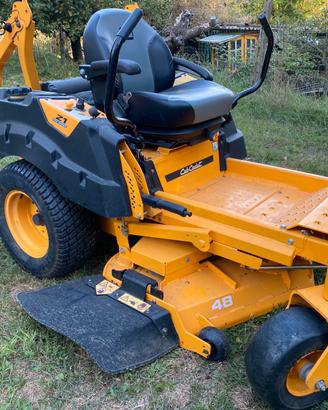 Trattorino taglierba professionale cub cadet