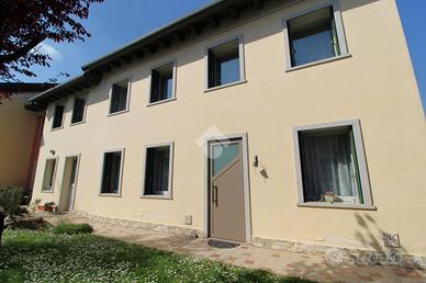 VILLA SINGOLA A DUEVILLE