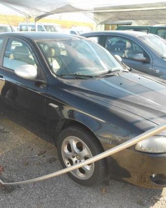 ALFA ROMEO 147 DISTINCTIVE