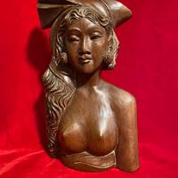 Scultura in legno busto donna di Bali
