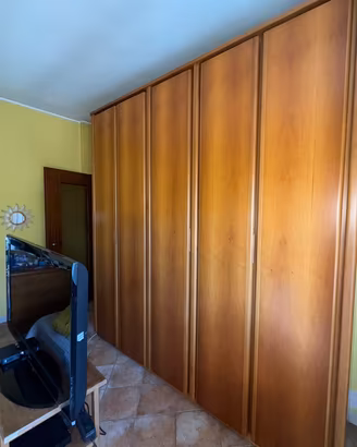 Armadio in legno 5 ante