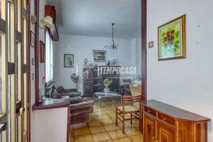 VILLA BIFAMILIARE CON BOX E GIARDINO