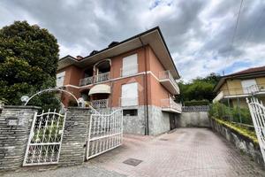 4 LOCALI A CASTELLAMONTE