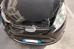 Ford Fiesta 1.4 tdci 68 cv anteriore destro ripara