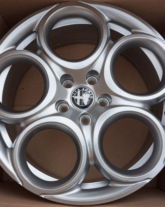 Cerchi in lega 18" Alfa TONALE con pneumatici