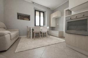 2 LOCALI A CAMBIAGO